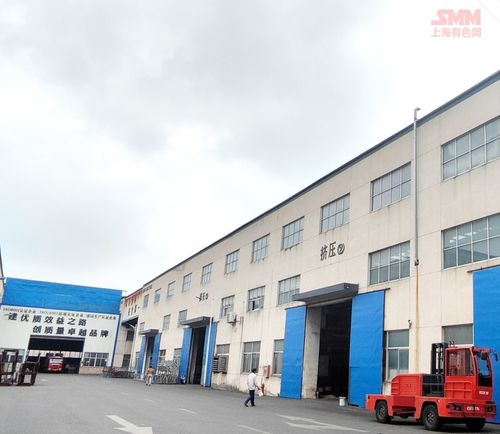 上海有色网走访江阴新鼎龙铝型材 双方深入探讨铝市行情 铝型材市场情况